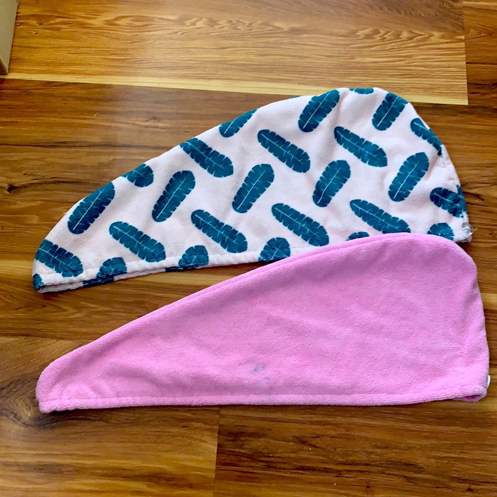 2 Microfiber hair towels w/loop & button closure